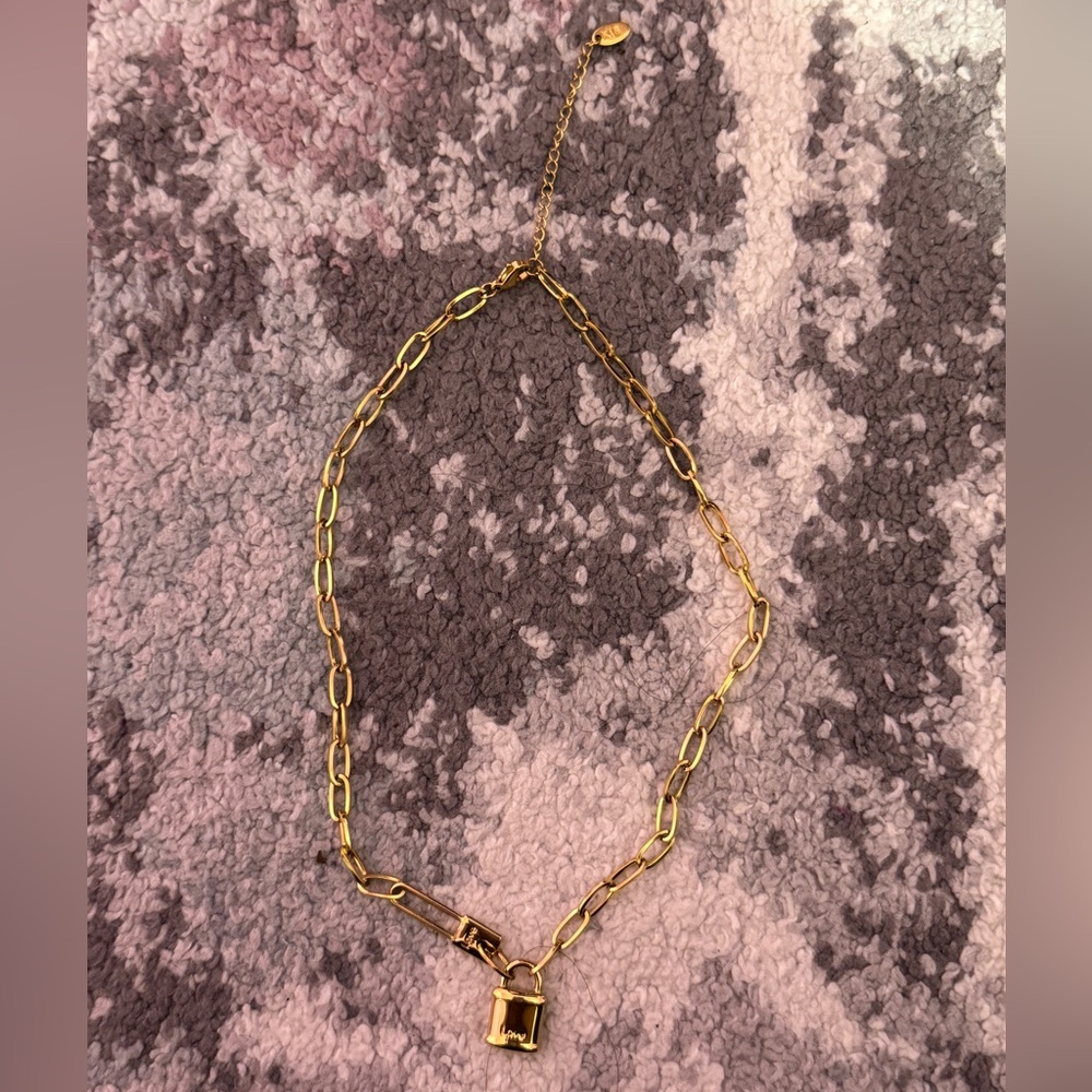 Gold Love Lock Necklace - Picture 4 of 6